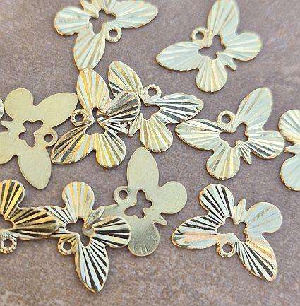 *Clearane Sale*10pcs  Butterfly  /Textured /  Brass / Charm / Gold Tone / Flat Back