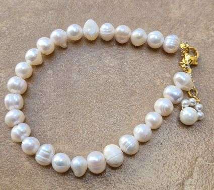 1Pc  Natural  Freshwater Pearl  /  Shell Pearl / Stainless Steel Clasp / Gold Tone / Bracelet