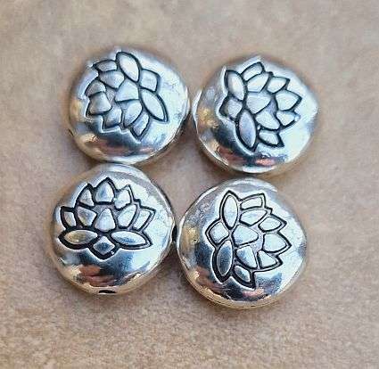 *Clearance Sale *4pc x 14mm / Lotus Flower / Flat Round Antique Silver Tibetan Style