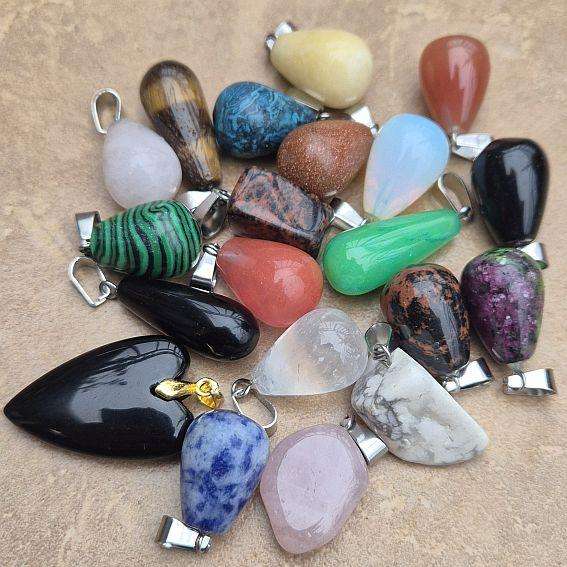20pcs Assorted   / Natural / Synthetic  / Gemstone Pendants