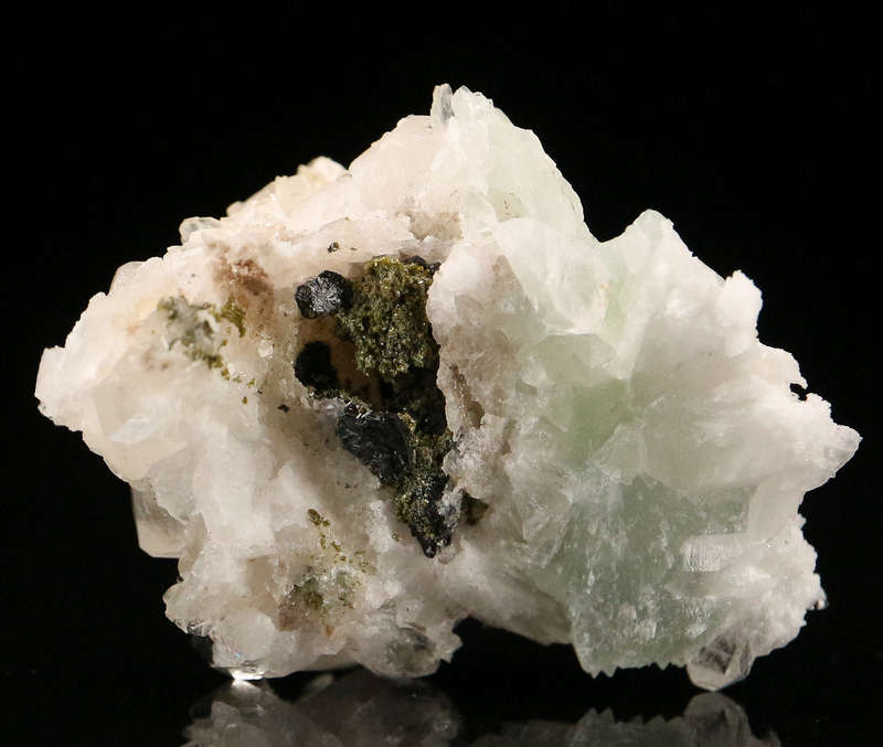 Prehnite on Quartz, Gobobosebberge Mnt, Namibia
