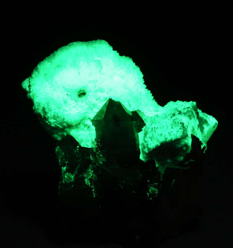 Opal-AN on Quartz, Erongo Mnt Region, Namibia