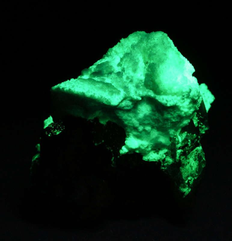 Opal-AN on Quartz, Erongo Mnt Region, Namibia