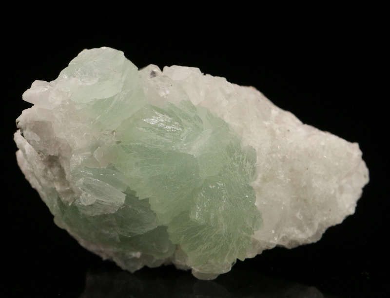 Prehnite on Matrix, Gobobosebberge Mnt, Namibia