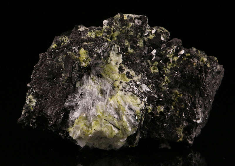 Jouravskite & Bixbyite, "N'Chwaning II Mine, Kalahari Manganese Field, Northern Cape, South Africa "