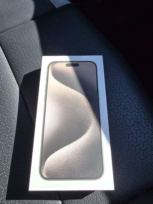 Apple iPhone 15 Pro 128GB Natural Titanium