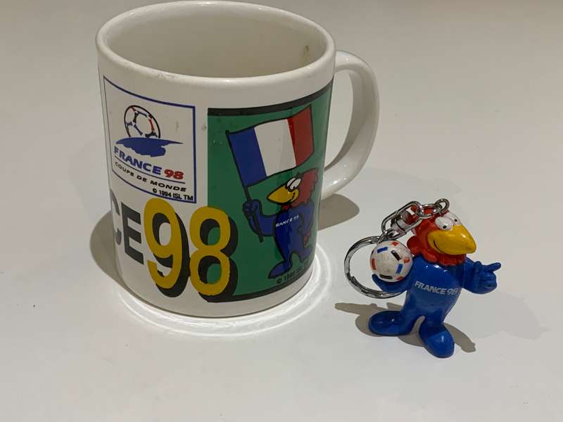 1998 FIFA Football WorldCup France - Souvenir Merchandise  Footix Mascot  Mug & Vinyl Fig Keychain