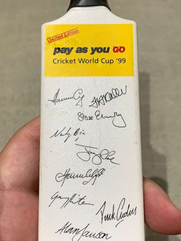 Limited Edition Promotional Mini Cricket Bat  Proteas Team  Printed Signatures  1999 Cricket WC