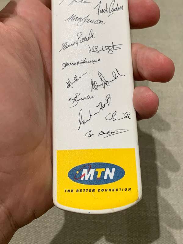 Limited Edition Promotional Mini Cricket Bat  Proteas Team  Printed Signatures  1999 Cricket WC