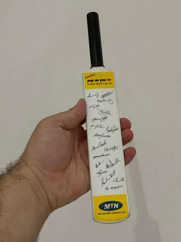 Limited Edition Promotional Mini Cricket Bat  Proteas Team  Printed Signatures  1999 Cricket WC