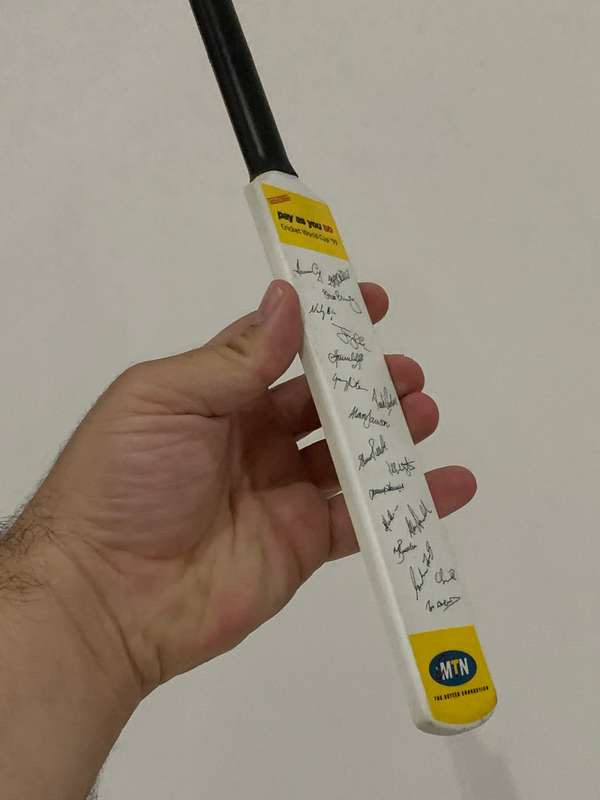 Limited Edition Promotional Mini Cricket Bat  Proteas Team  Printed Signatures  1999 Cricket WC