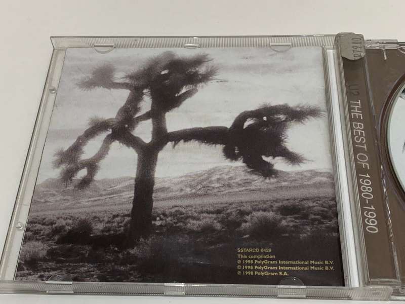 CD - U2 . The Best Of 1980-1990  Disc In Great Condition - Tested