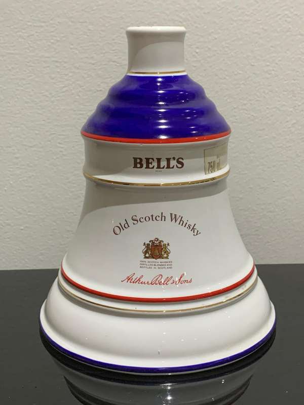 Wade Porcelain Bells Whisky Decanter (Empty) -  Birth Of Princess Beatrice - 8 August 1988