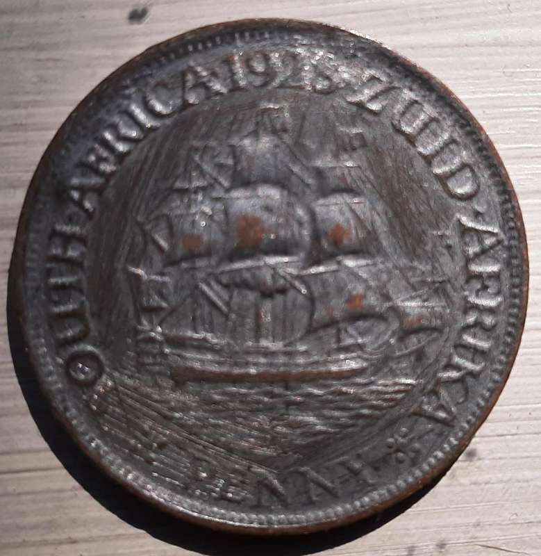 1933 UNION of S A 1 Penny Bronze but this color Silver? IN VF+ grade