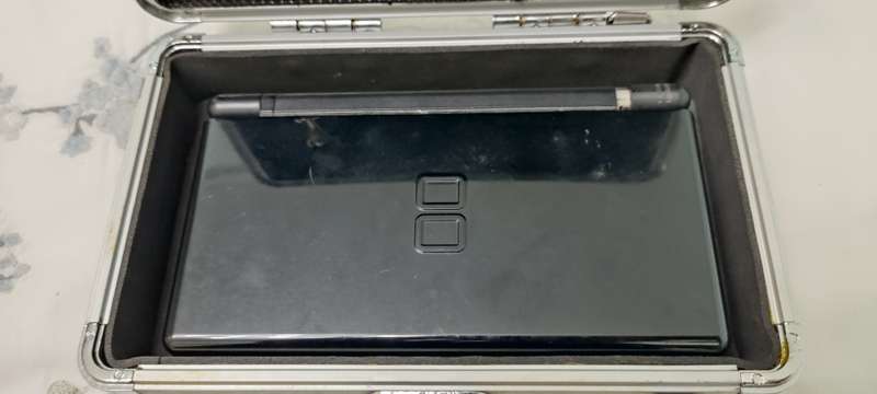 Nintendo DS Lite + 3 Games + Case