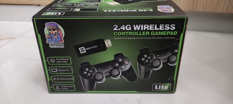 4x 4K Ultra HD 32gb Game Stick + 2 x Wireless Controllers Gamepad Set