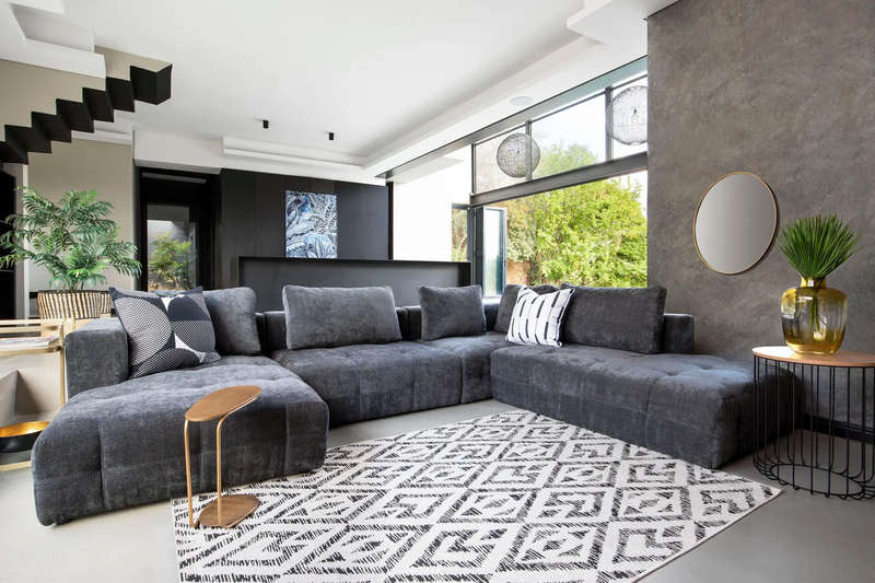 U-shaped Seatle Lounge suite