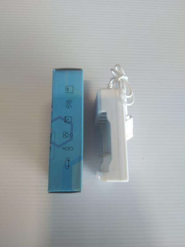 4-Slots USB Charger AA-AA 1.2V NI-MH/NI-CD