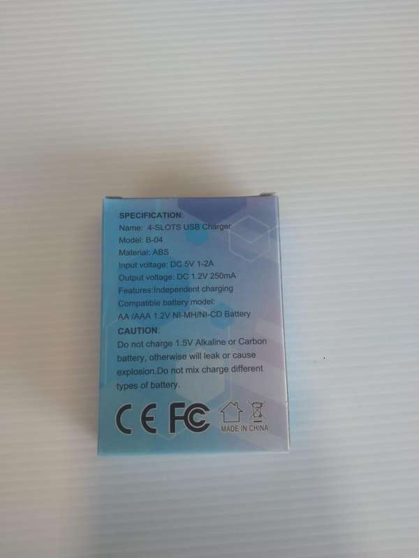 4-Slots USB Charger AA-AA 1.2V NI-MH/NI-CD