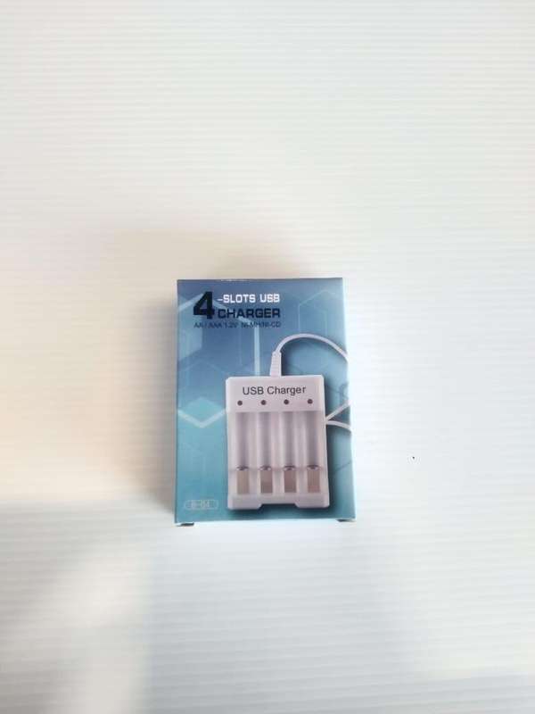 4-Slots USB Charger AA-AA 1.2V NI-MH/NI-CD