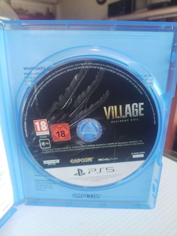 PS5 GAME(VILLAGE RESIDENT EVIL)