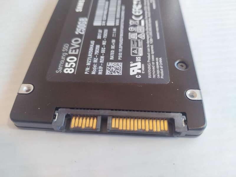 Samsung 850 EVO 250GB 2.5-Inch SATA III SSD (MZ-75E250)