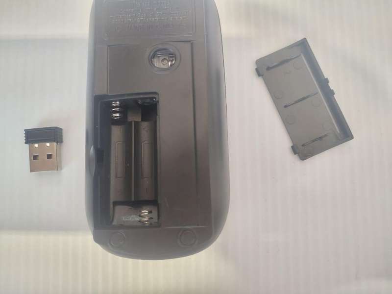 Wireless Mouse: 2.4ghz wireless mouse