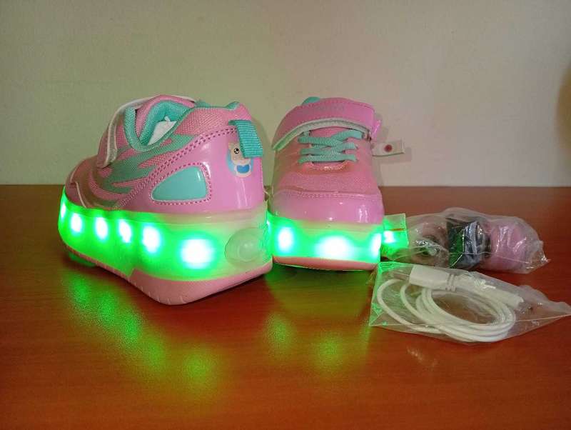 Rechargeable Kids Two Wheels Roller Skates Shoes with LED Lights Pink Size 2
