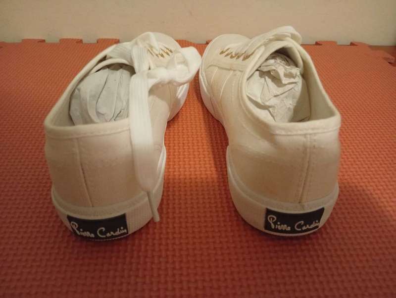 Pierre Cardin Size 5 Women's Converse Shoes For Sale