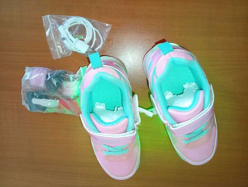 Rechargeable Kids Two Wheels Roller Skates Shoes with LED Lights Pink Size 2