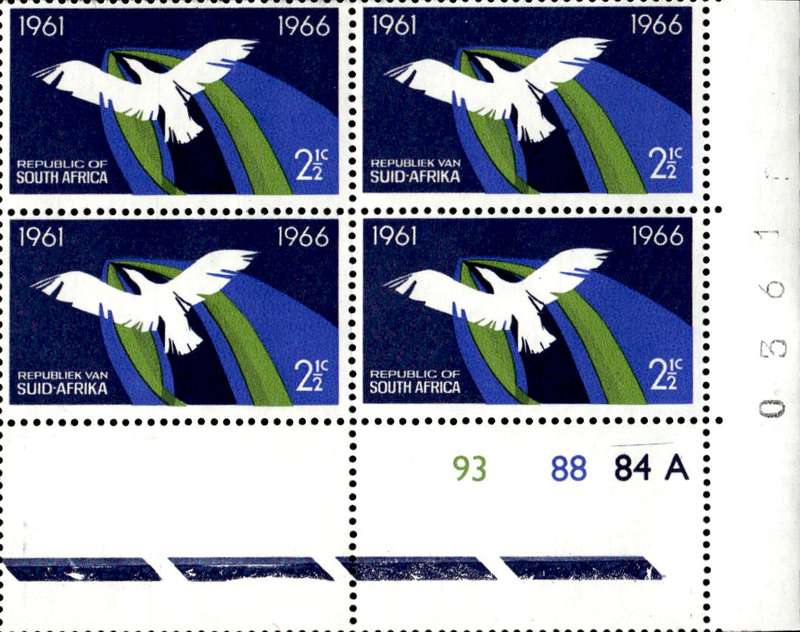 RSA 1699/05/31 Fifth Anniversary of the Republic 2½c Cyl No 93 88 84A