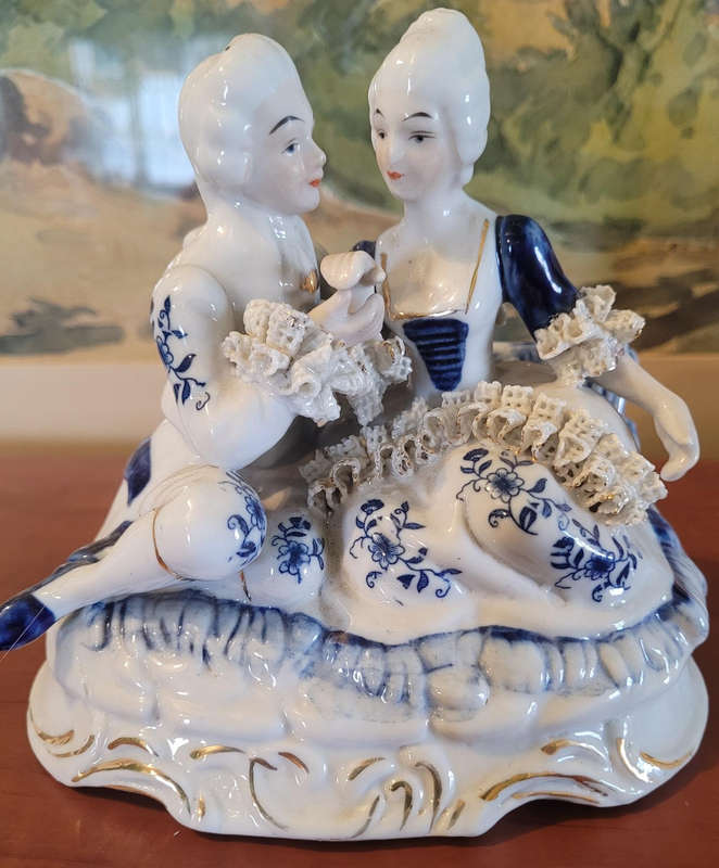 THE LEONARD COLLECTION'S FINEST, DETAILED PIECE OF PORCELAIN YOU WILL FIND, AMAZING CONDITION