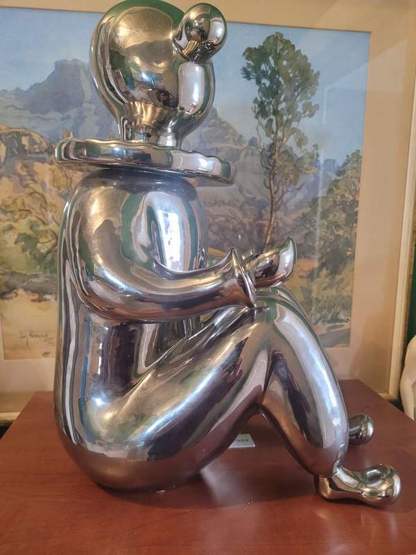 EYE CATCHING, ARTISTIC, PORCELAIN STATEMENT PIECE TO ENHANCE YOUR HOME OR OFFICE