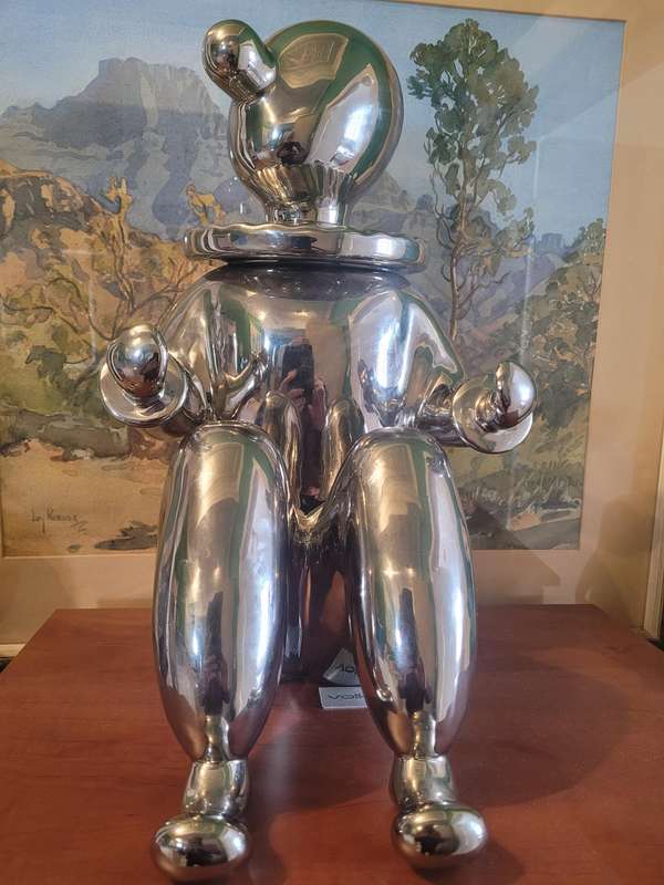 EYE CATCHING, ARTISTIC, PORCELAIN STATEMENT PIECE TO ENHANCE YOUR HOME OR OFFICE
