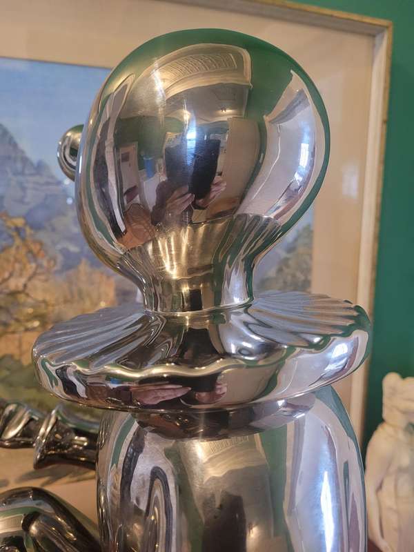 EYE CATCHING, ARTISTIC, PORCELAIN STATEMENT PIECE TO ENHANCE YOUR HOME OR OFFICE