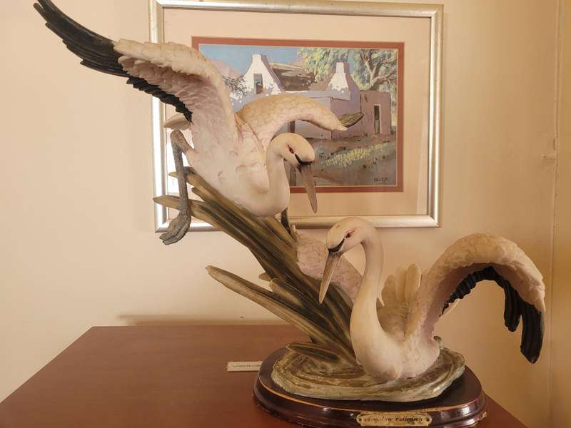 ANGELICA COLLECTION SWANS IN FLIGHT-VINTAGE-30CM HIGH 43 CM WIDE-COLLECTABLE