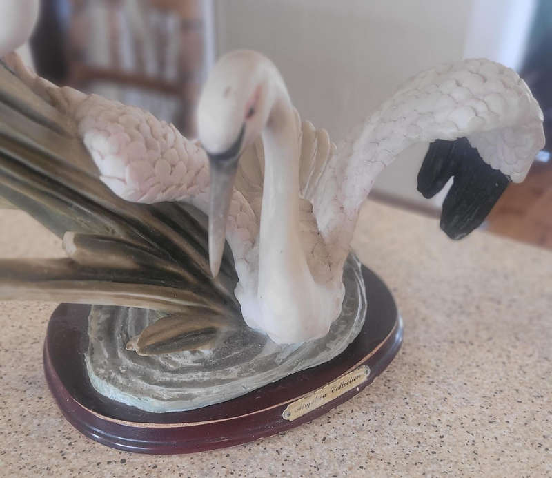 ANGELICA COLLECTION SWANS IN FLIGHT-VINTAGE-30CM HIGH 43 CM WIDE-COLLECTABLE