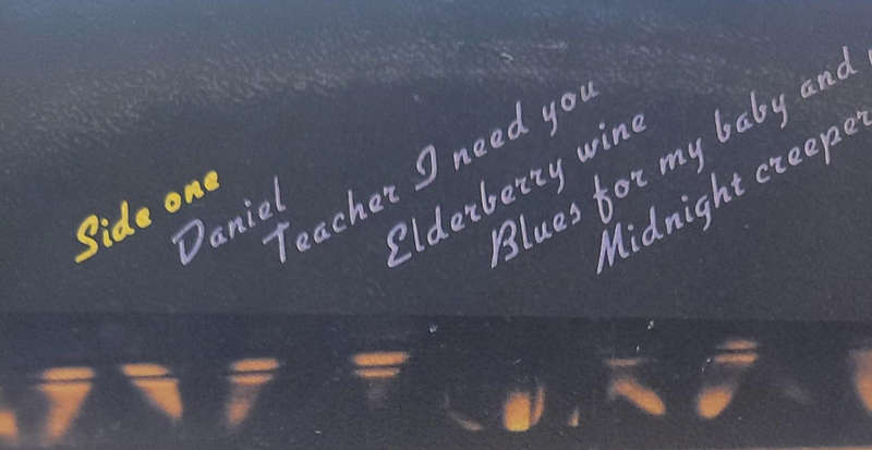 ELTON JOHN-DON'T SHOOT ME I AM ONLY THE PIANO PLAYER (1ST NO1 SINGLE IN THE US) VINYL. GOOD