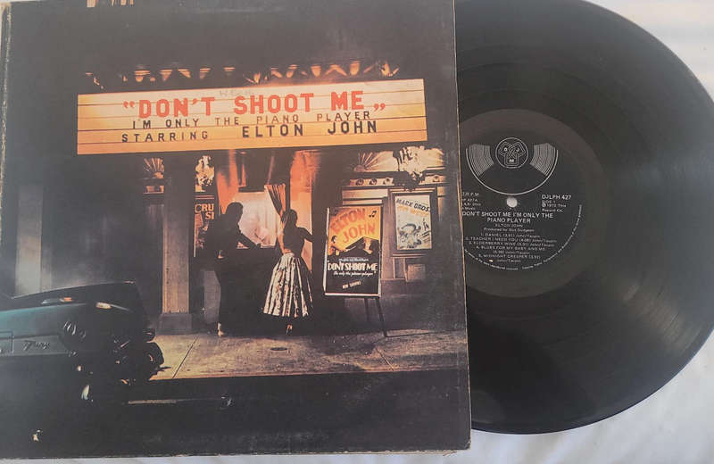 ELTON JOHN-DON'T SHOOT ME I AM ONLY THE PIANO PLAYER (1ST NO1 SINGLE IN THE US) VINYL. GOOD