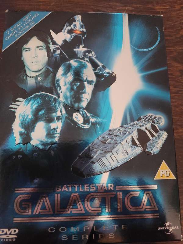 BATTLESTAR GALACTICA COMPLETE SERIES, SEVEN DVD,S.
