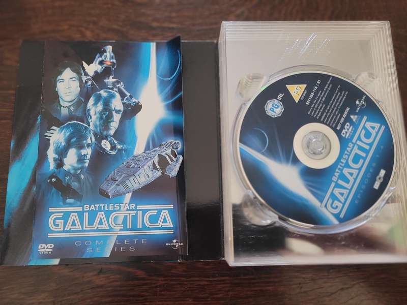 BATTLESTAR GALACTICA COMPLETE SERIES, SEVEN DVD,S.