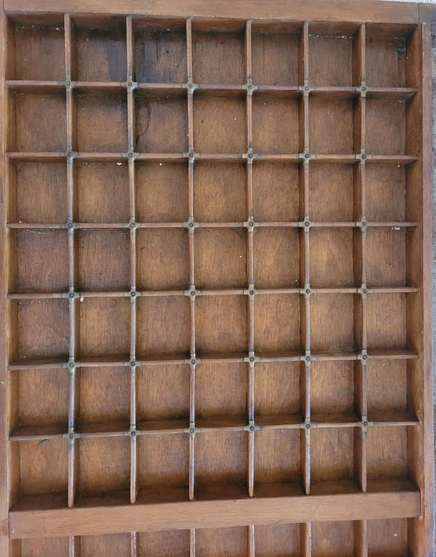 ANTIQUE/VINTAGE ACTUAL PRINTERS TRAY IN VERY NICE CONDITION, 14 x 7 (98) WITH METAL REINFORCEMENT.