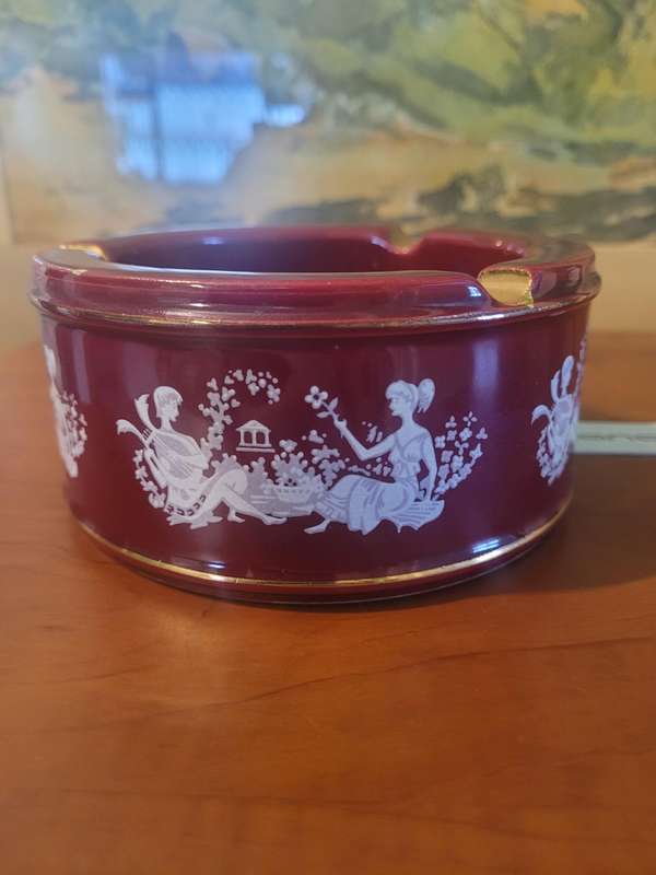 CHERRY RED AND GOLD PORCELAIN COBRA ORNAMENT AND IL VERROCCHIO STAMPED ASHTRAY