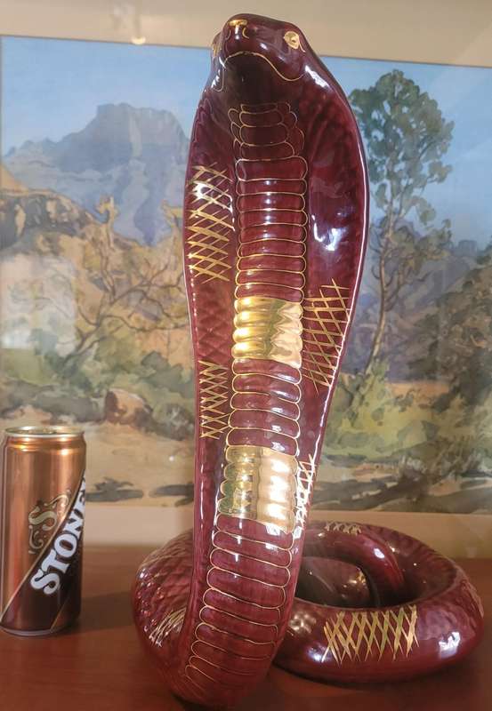 CHERRY RED AND GOLD PORCELAIN COBRA ORNAMENT AND IL VERROCCHIO STAMPED ASHTRAY