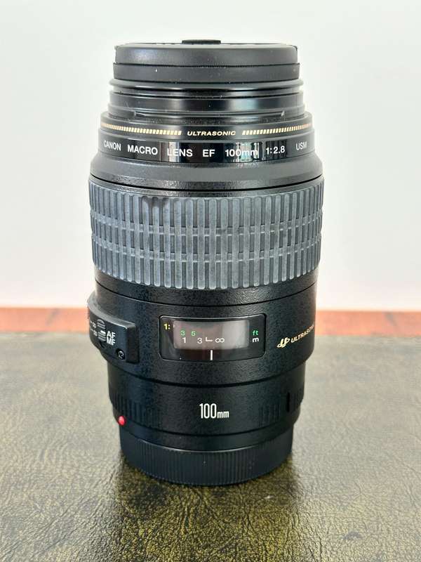 Macro Lens - Canon EF 100 f2.8