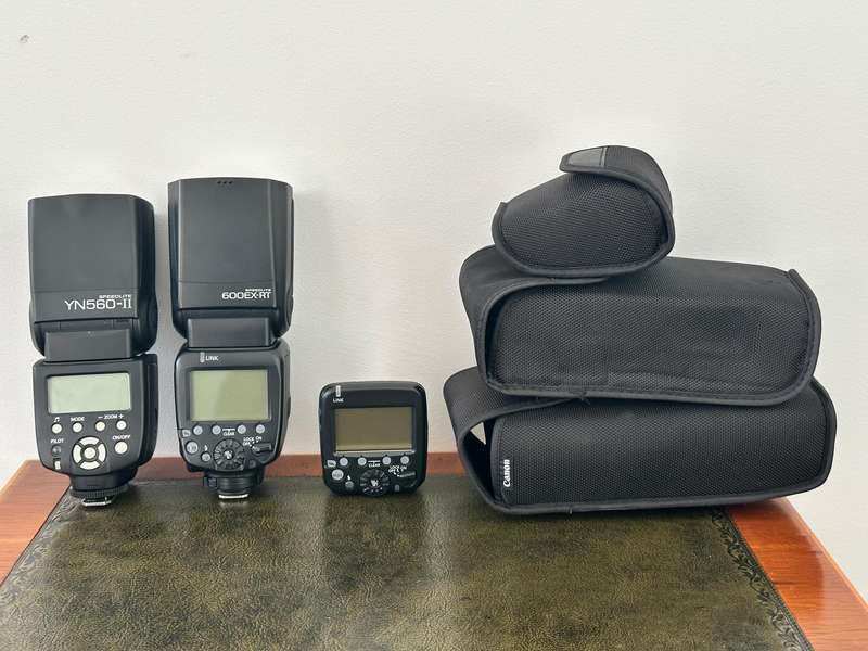 Speedlight pack - Canon 630ex-rt, transmitter, additional yongnuo speedlight, and light stand
