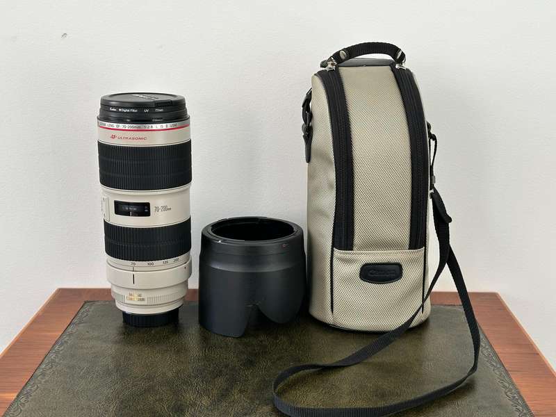 Canon EF L-Series 70-200 f2.8, mkii includes lens hood and original bag