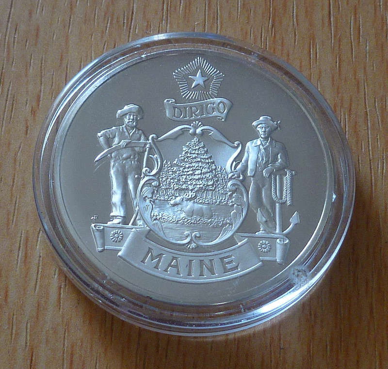 USA State of Maine Dirigo Medal with Plastic Case. 33.1 Grams of .925 Sterling Silver - Rare Find.