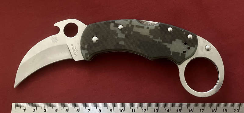 Spyderco Karahawk - Emerson Wave Folding Karambit - Civilian Camo - VG-10 - Seki City-Japan