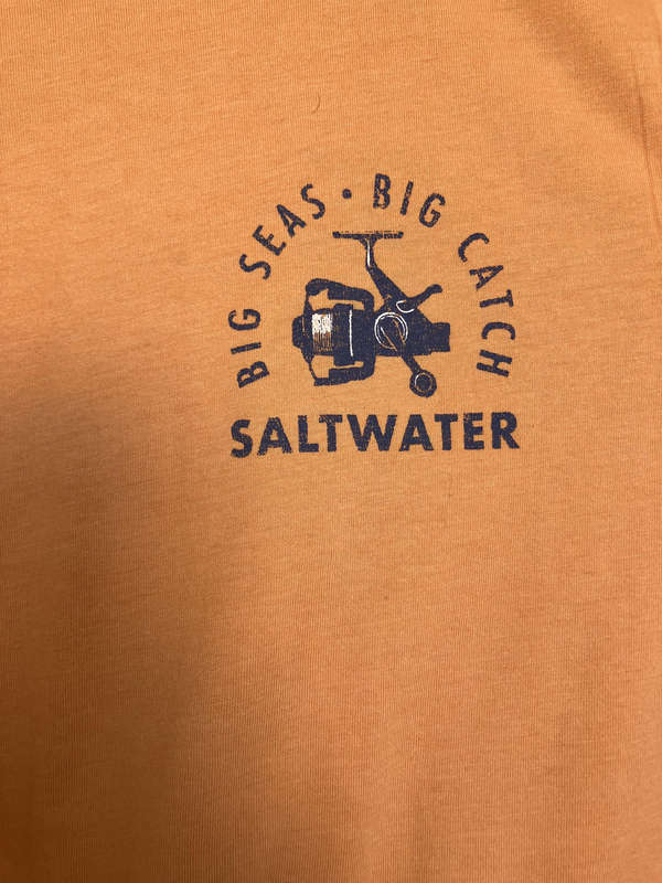 IZOD Saltwater Big Seas Big Catch Men's T-Shirt. Size: Large New with Tags. Imported from USA.